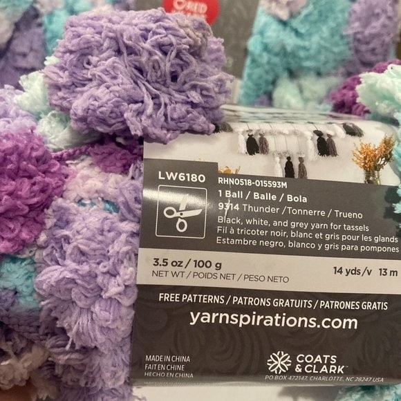 Red Heart Pomp A Doodle Jumbo Yarn Lilac Breeze Light Dark Purple Blue - Picture 10 of 15